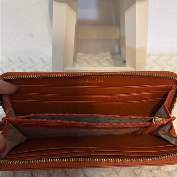 Michael Kors Burnt Orange Leather Wallet -GUC - Picture 6 of 10
